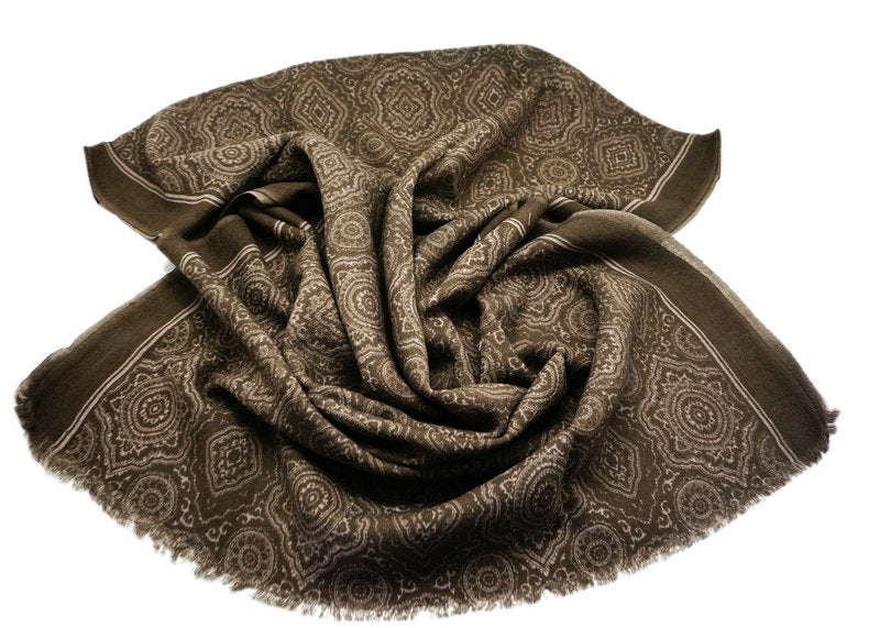 Gentle 100% wool scarf