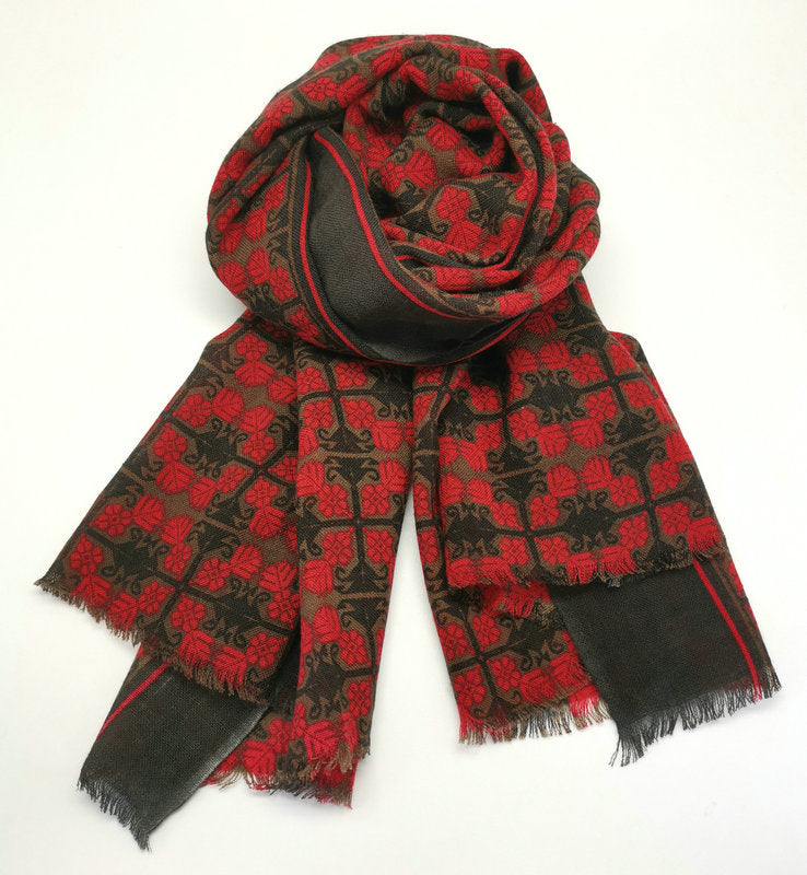 Gentle 100% wool scarf