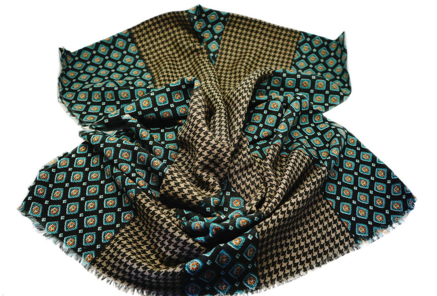 Gentle 100% wool scarf