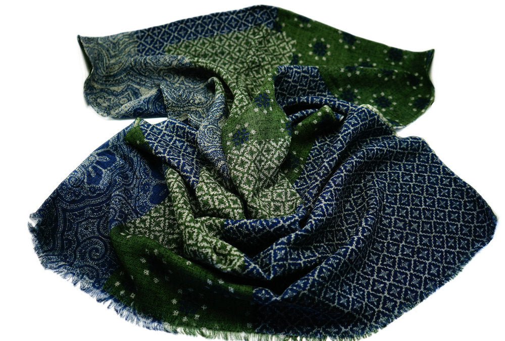 Gentle 100% wool scarf