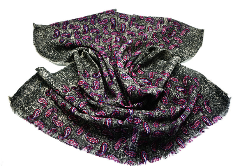 Gentle 100% wool scarf