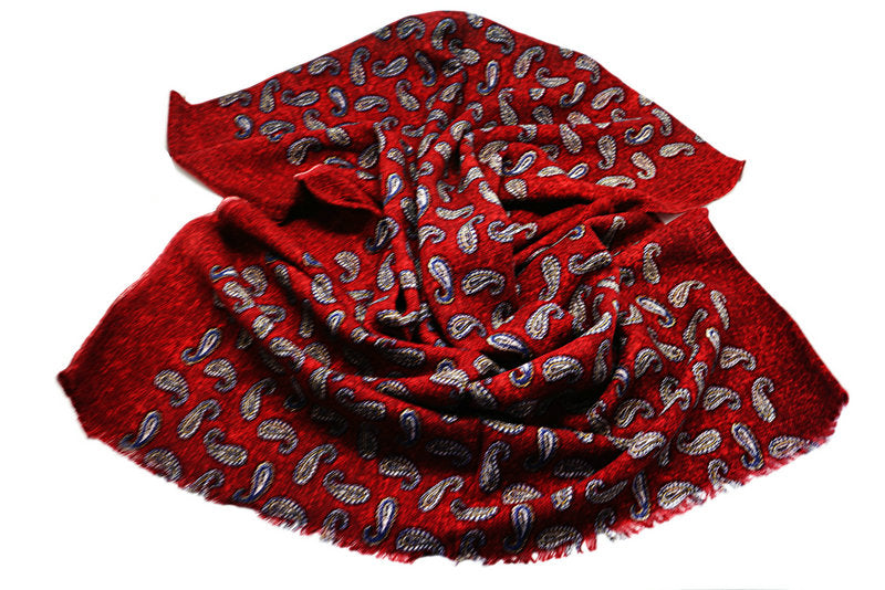 Gentle 100% wool scarf