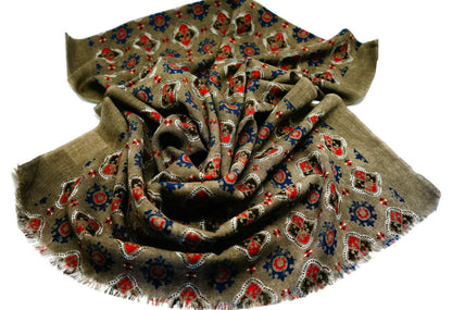 Gentle 100% wool scarf