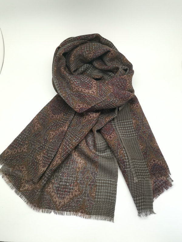 Gentle 100% wool scarf