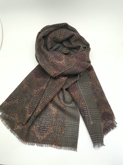 Gentle 100% wool scarf
