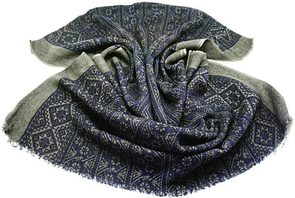 Gentle 100% wool scarf