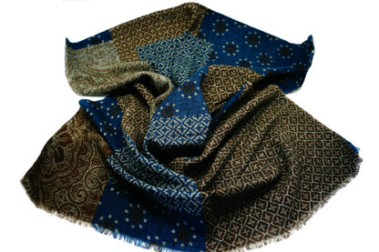 Gentle 100% wool scarf